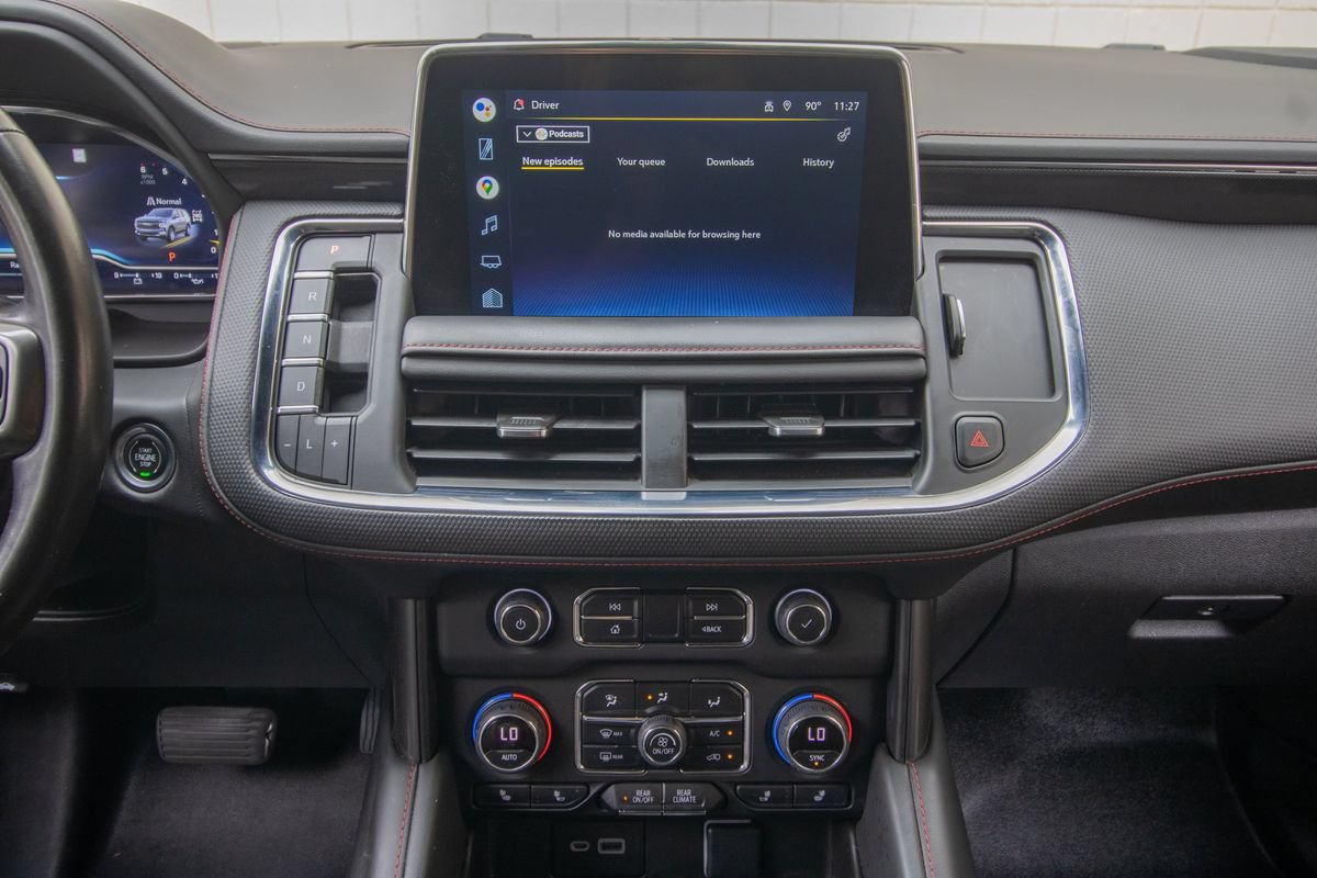 Used 2022 Chevrolet Suburban RST w/ Luxury Package AWD/4WD image 27