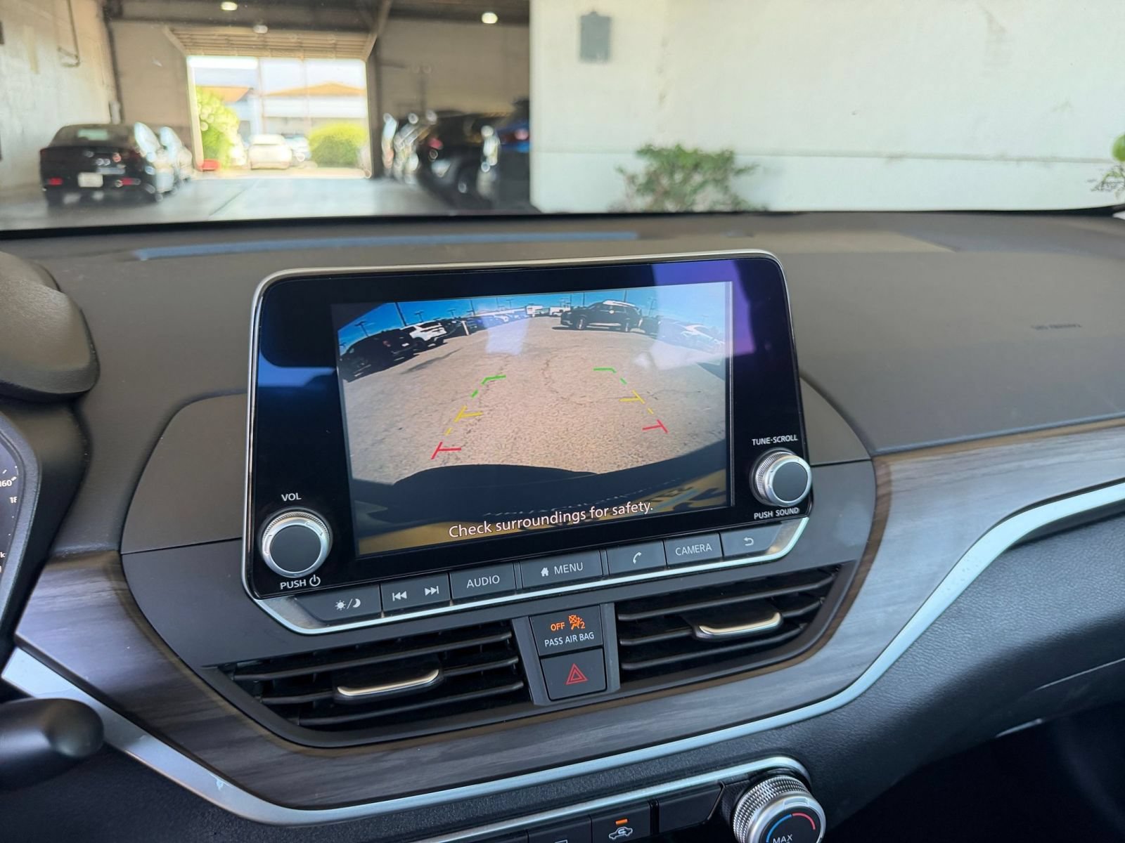 Used 2025 Nissan Altima 2.5 SV FWD image 24