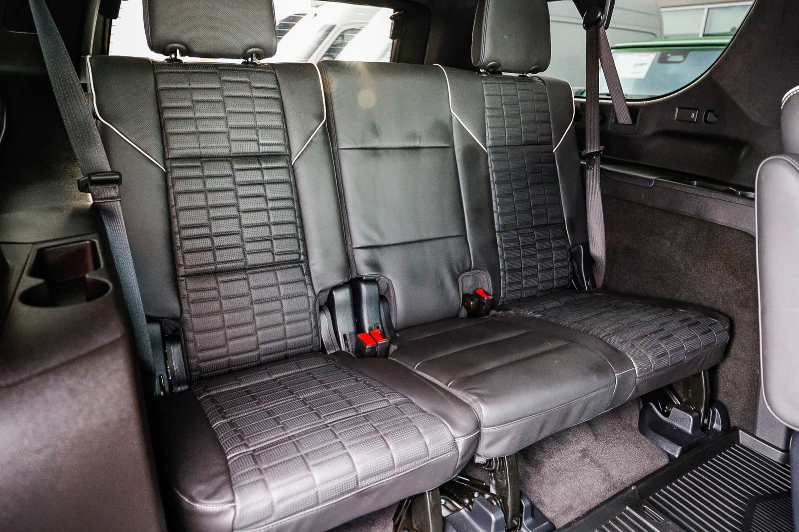 Used 2025 Cadillac Escalade ESV V image 20