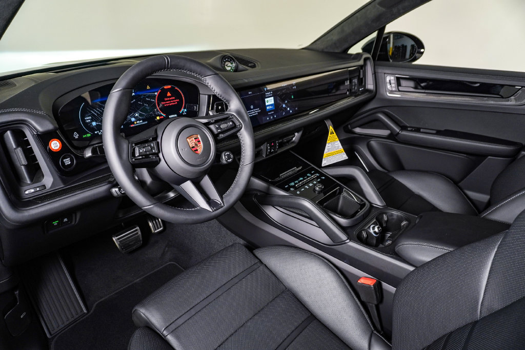 New 2026 Porsche Cayenne GTS AWD/4WD image 4