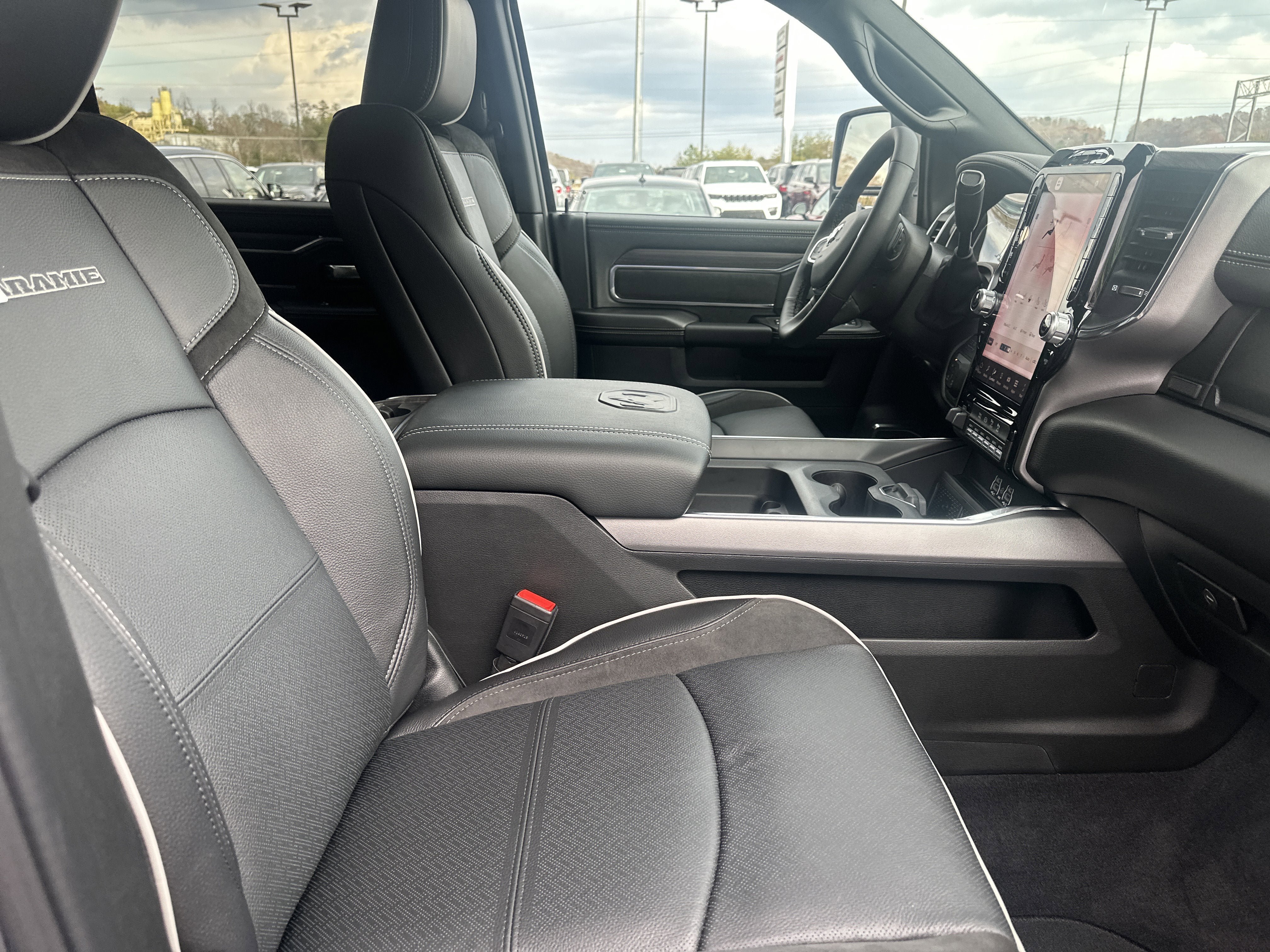 New 2026 RAM 2500 Laramie AWD/4WD image 30