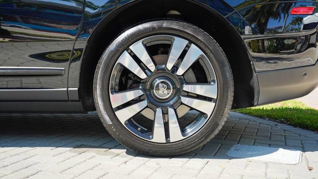 Used 2019 Rolls-Royce Cullinan image 14