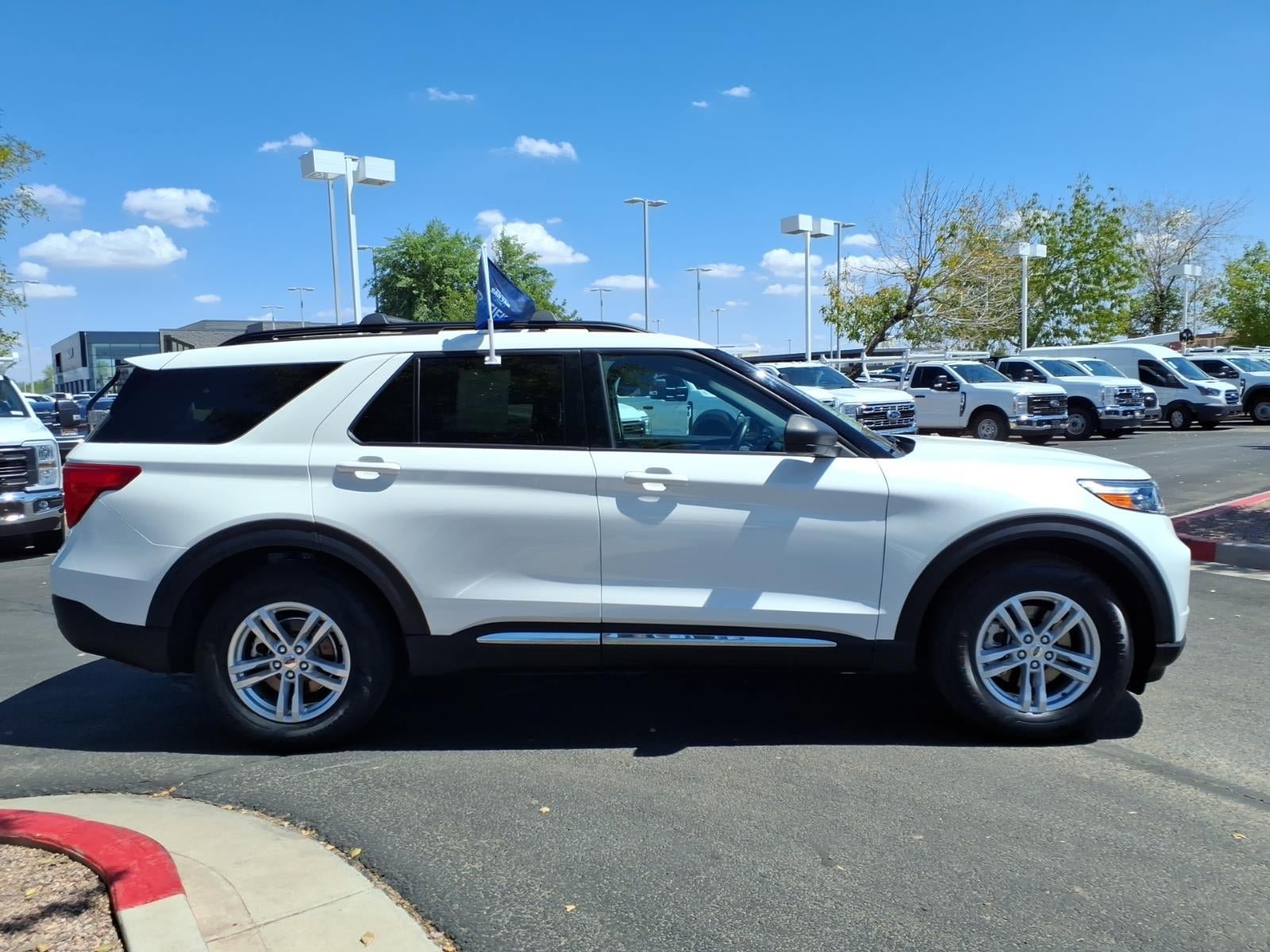 Certified 2023 Ford Explorer XLT RWD image 3