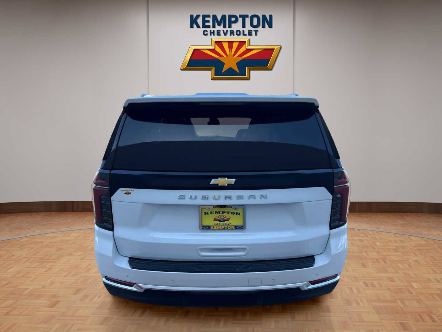 Used 2025 Chevrolet Suburban LS RWD image 5