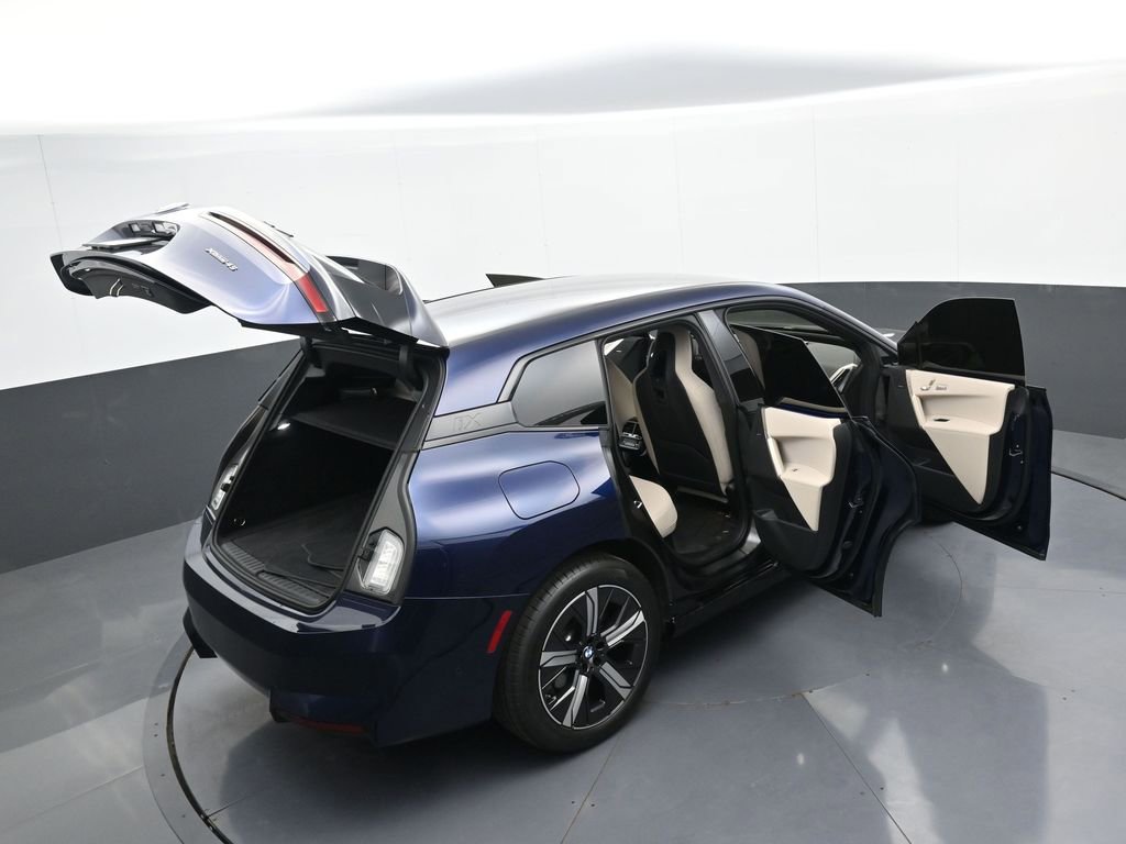 Used 2026 BMW iX xDrive45 w/ Premium Package image 42