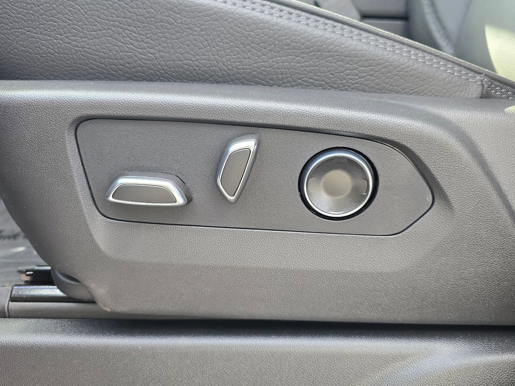 New 2026 GMC Yukon XL Denali image 16