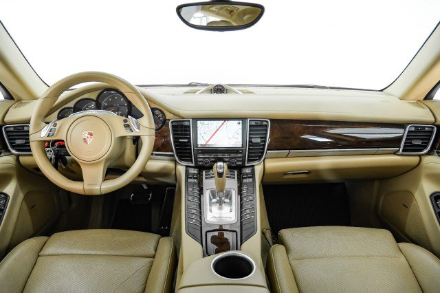 Used 2012 Porsche Panamera 4 image 11
