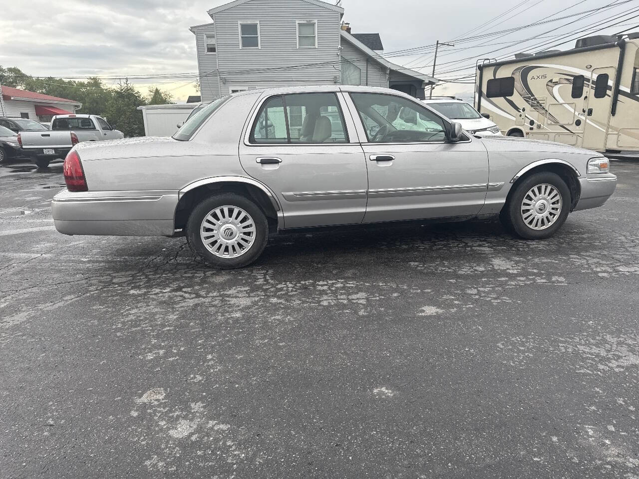 Used 2007 Mercury Grand Marquis LS RWD image 3
