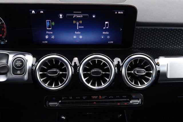 Certified 2025 Mercedes-Benz GLB 250 image 18