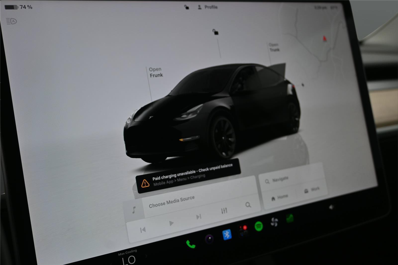 Used 2024 Tesla Model Y 2WD image 3