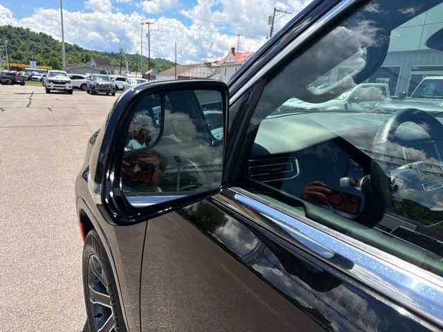 Used 2024 Jeep Grand Wagoneer L 4WD image 13