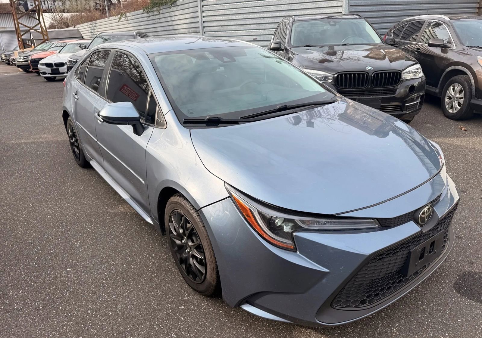 Used 2022 Toyota Corolla LE image 3