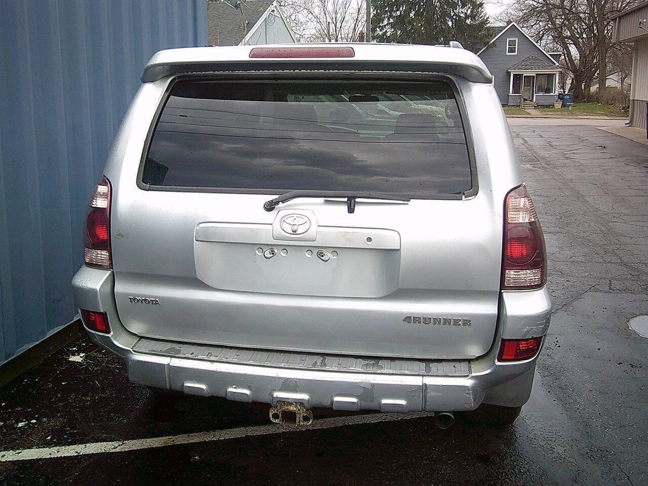 Used 2004 Toyota 4Runner SR5 image 3