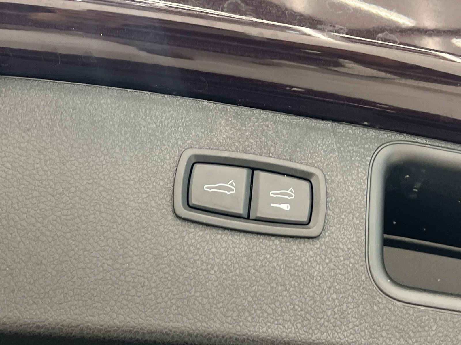 Used 2024 Porsche Macan Base image 26