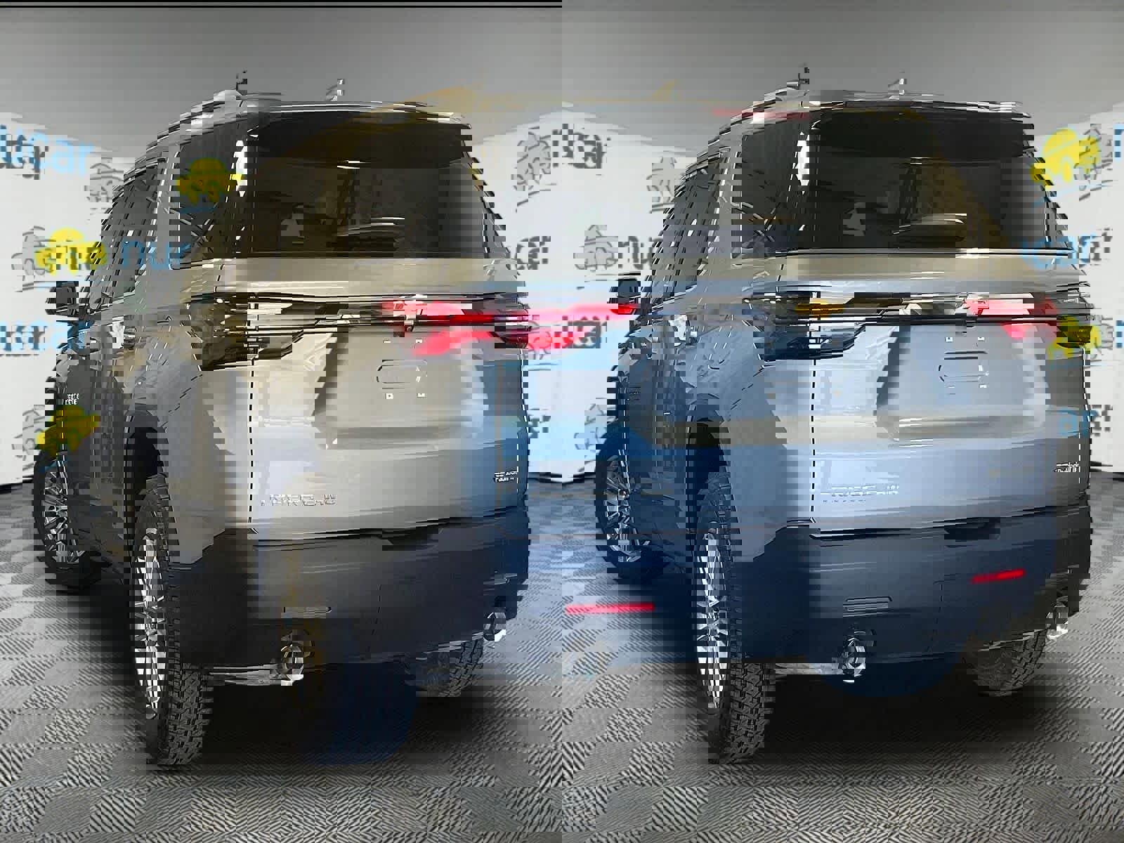 Used 2023 Chevrolet Traverse LT w/ LPO, Floor Liner Package AWD/4WD image 4