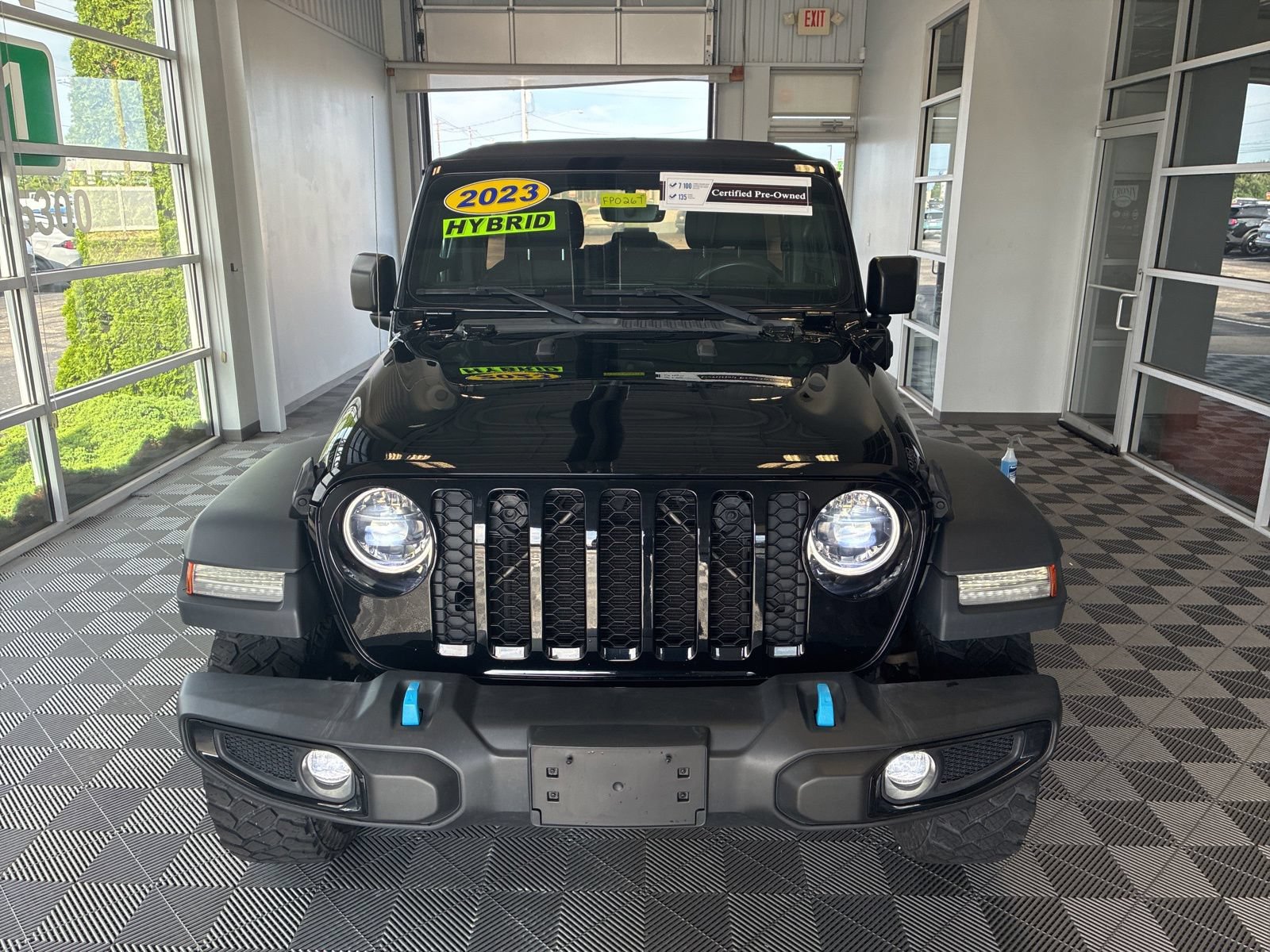 Used 2023 Jeep Wrangler Unlimited w/ Cold Weather Group AWD/4WD image 2
