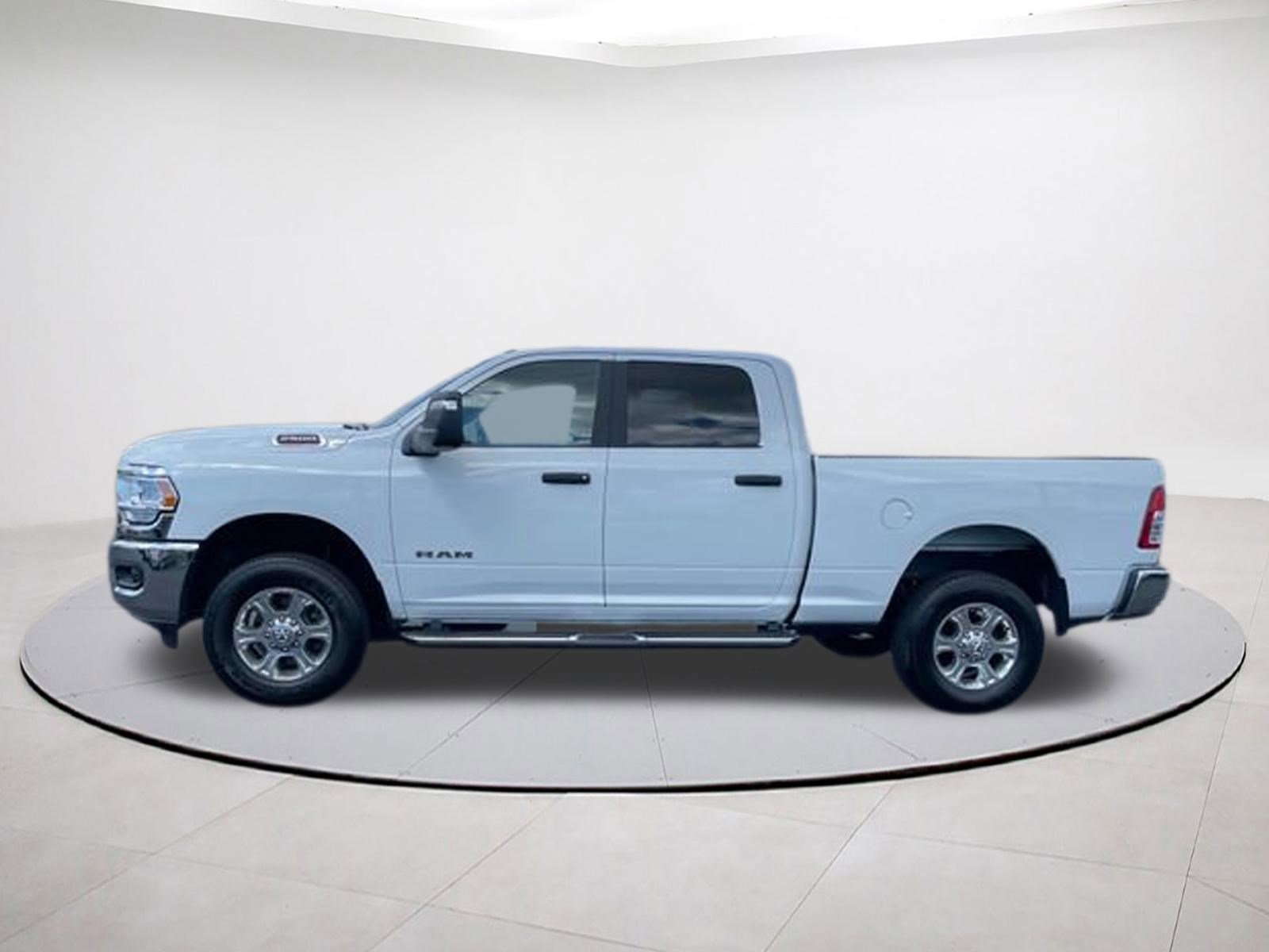 Certified 2024 RAM 2500 Big Horn AWD/4WD image 4