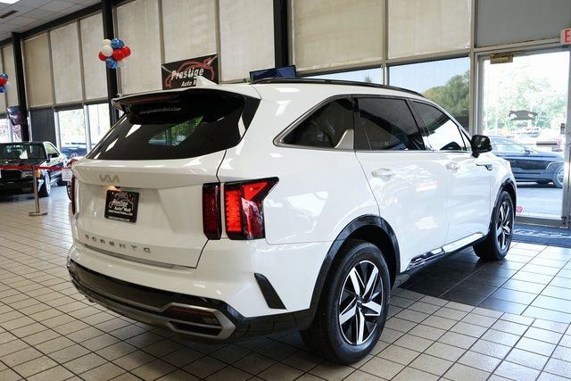 Used 2022 Kia Sorento S image 16