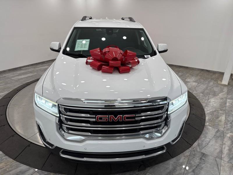 Used 2023 GMC Acadia SLE w/ Driver Convenience Package image 2