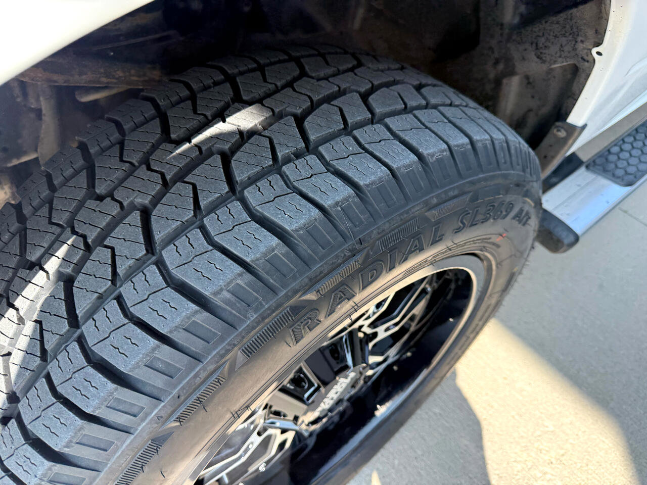 Used 2019 RAM 1500 Classic SLT image 8