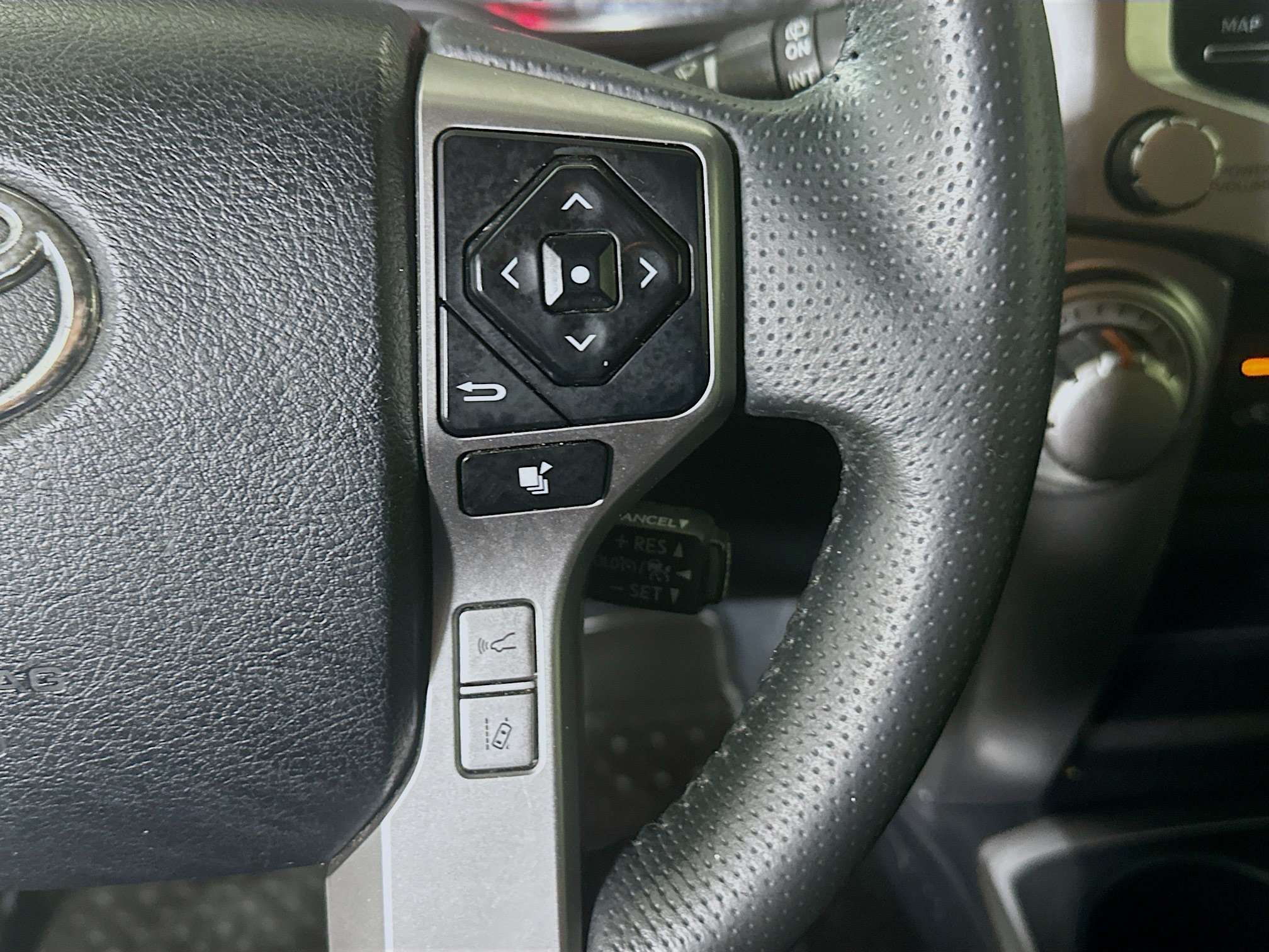 Used 2021 Toyota 4Runner SR5 Premium AWD/4WD image 17