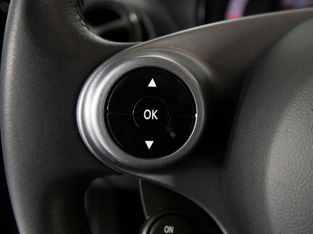 Used 2018 smart fortwo electric drive RWD image 22
