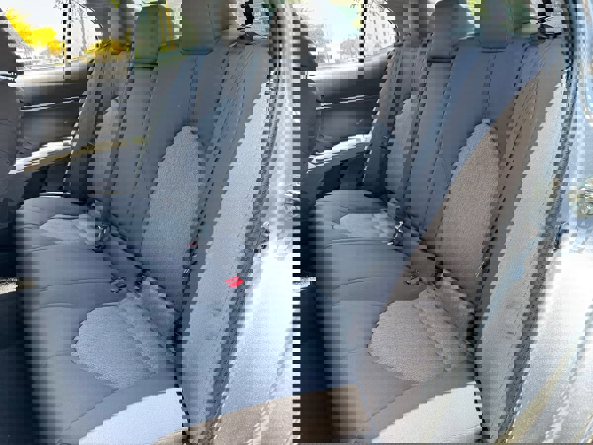 Used 2020 Toyota Camry LE image 18