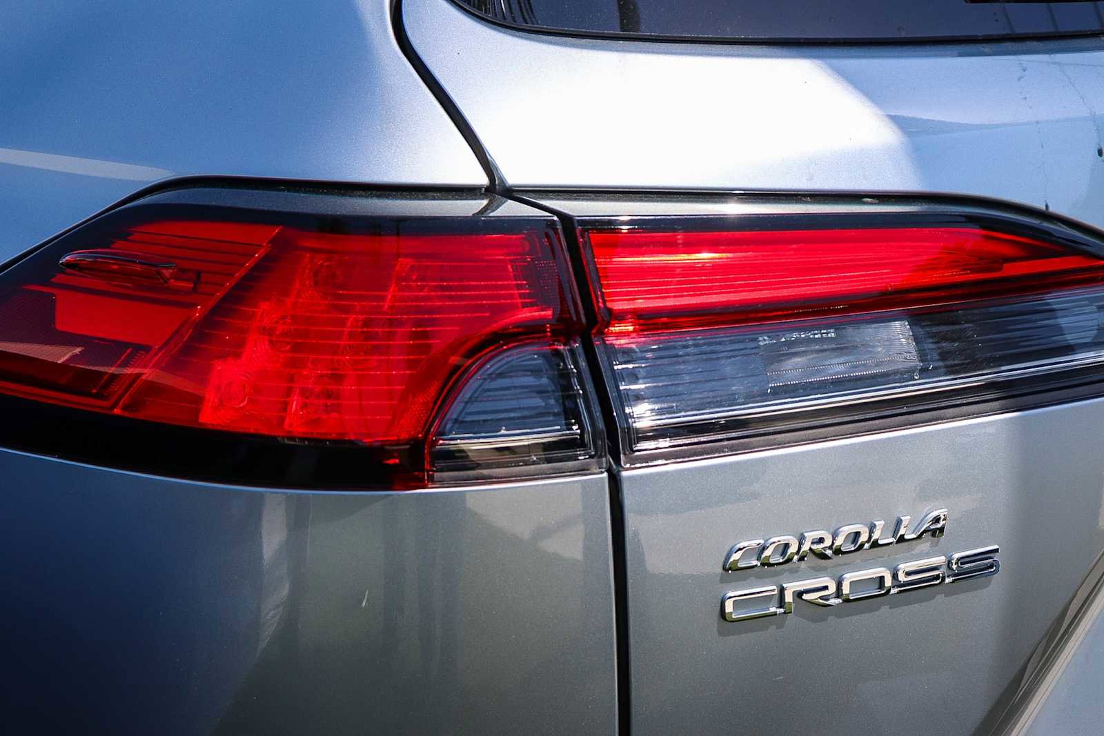 Used 2023 Toyota Corolla Cross XLE w/ Convenience Package image 7