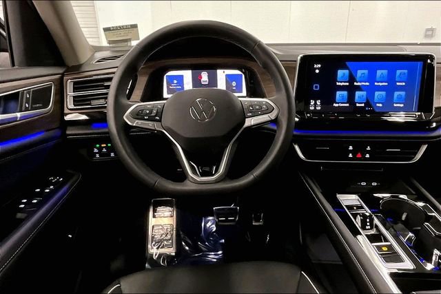 Used 2025 Volkswagen Atlas SEL Premium R-Line image 6