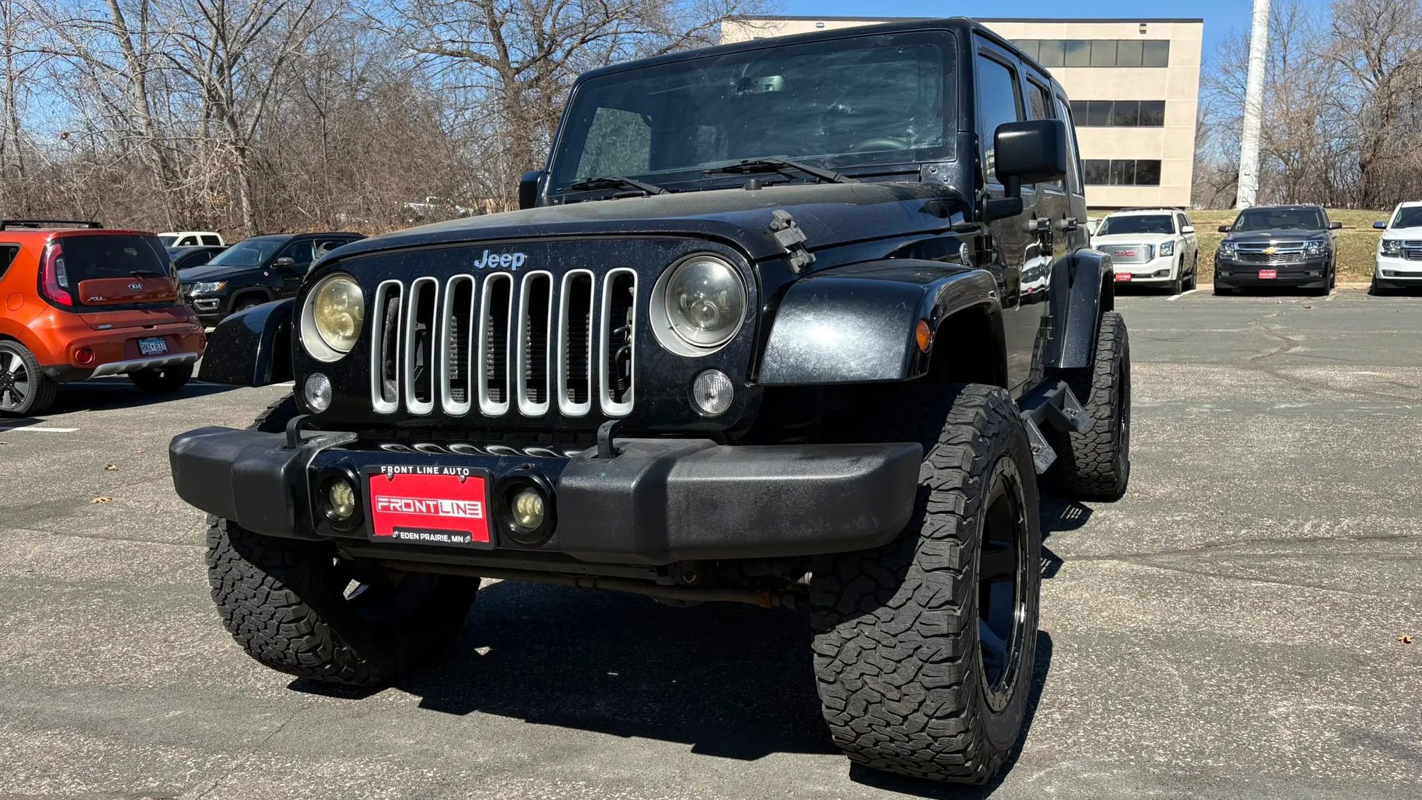 Used 2016 Jeep Wrangler Unlimited Sahara w/ Connectivity Group image 11