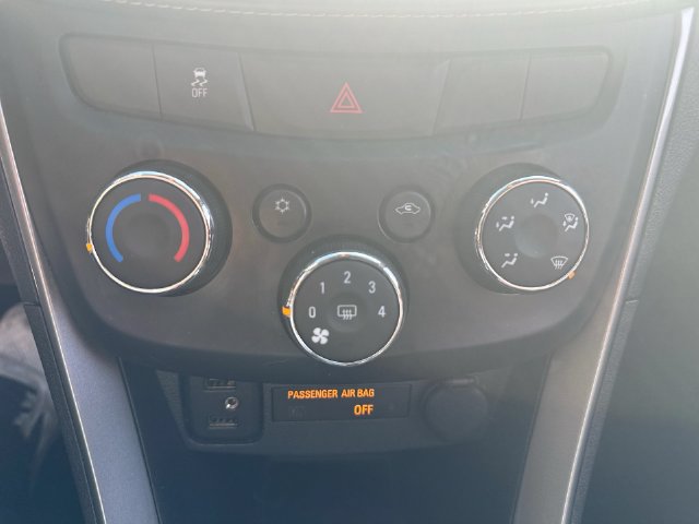 Used 2020 Chevrolet Trax LT w/ LT Convenience Package FWD image 46