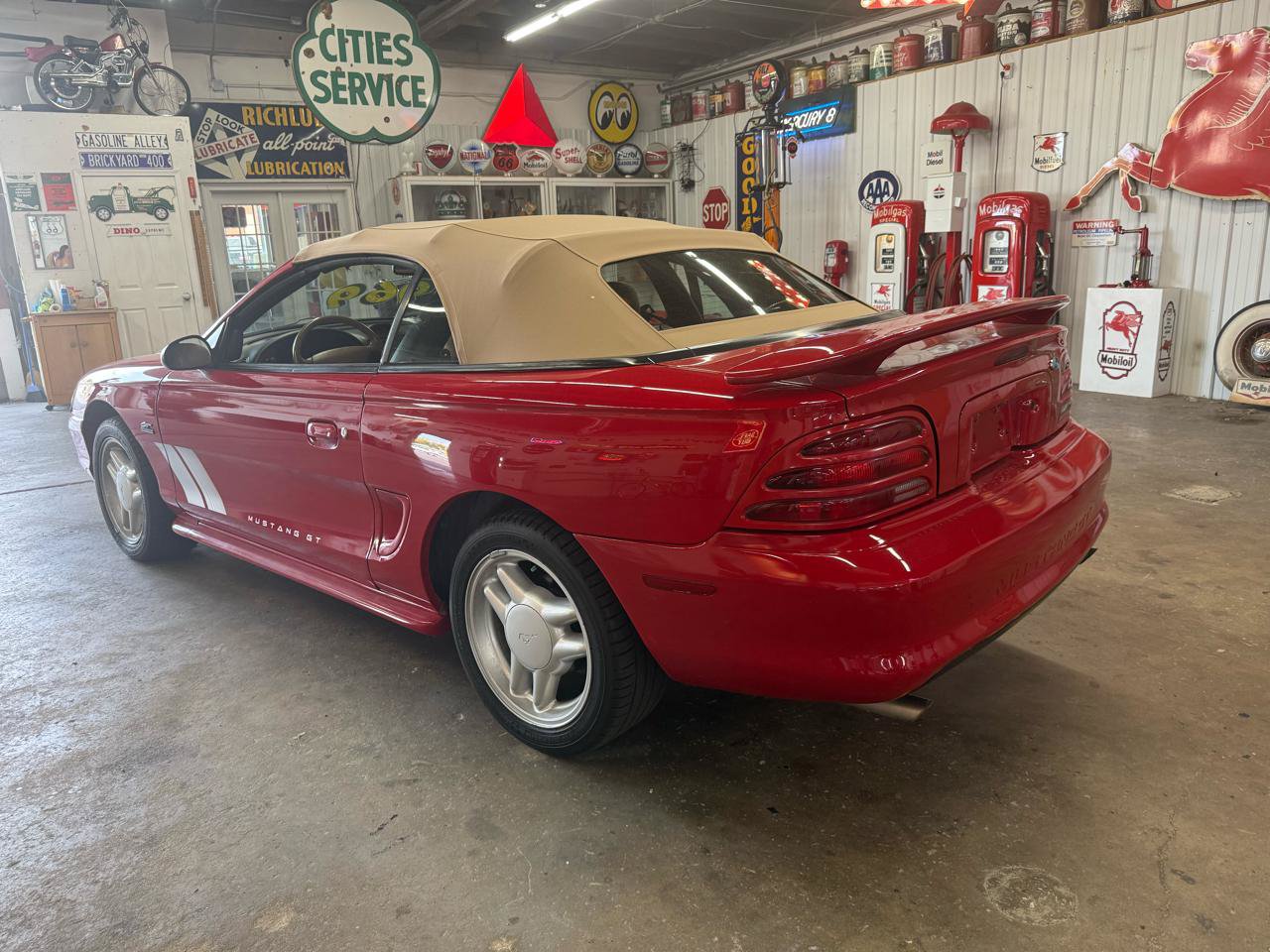 Used 1994 Ford Mustang GT RWD image 15