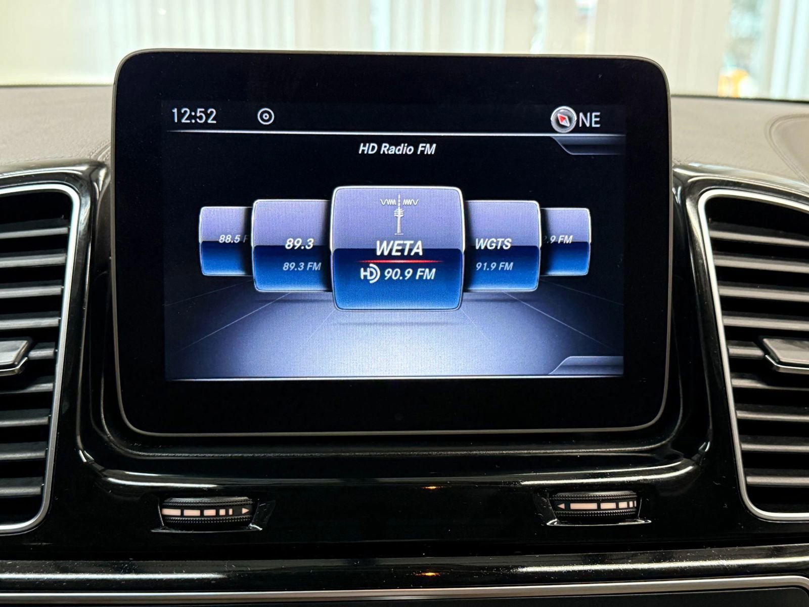 Used 2019 Mercedes-Benz GLS 450 4MATIC w/ Premium 1 Package image 34