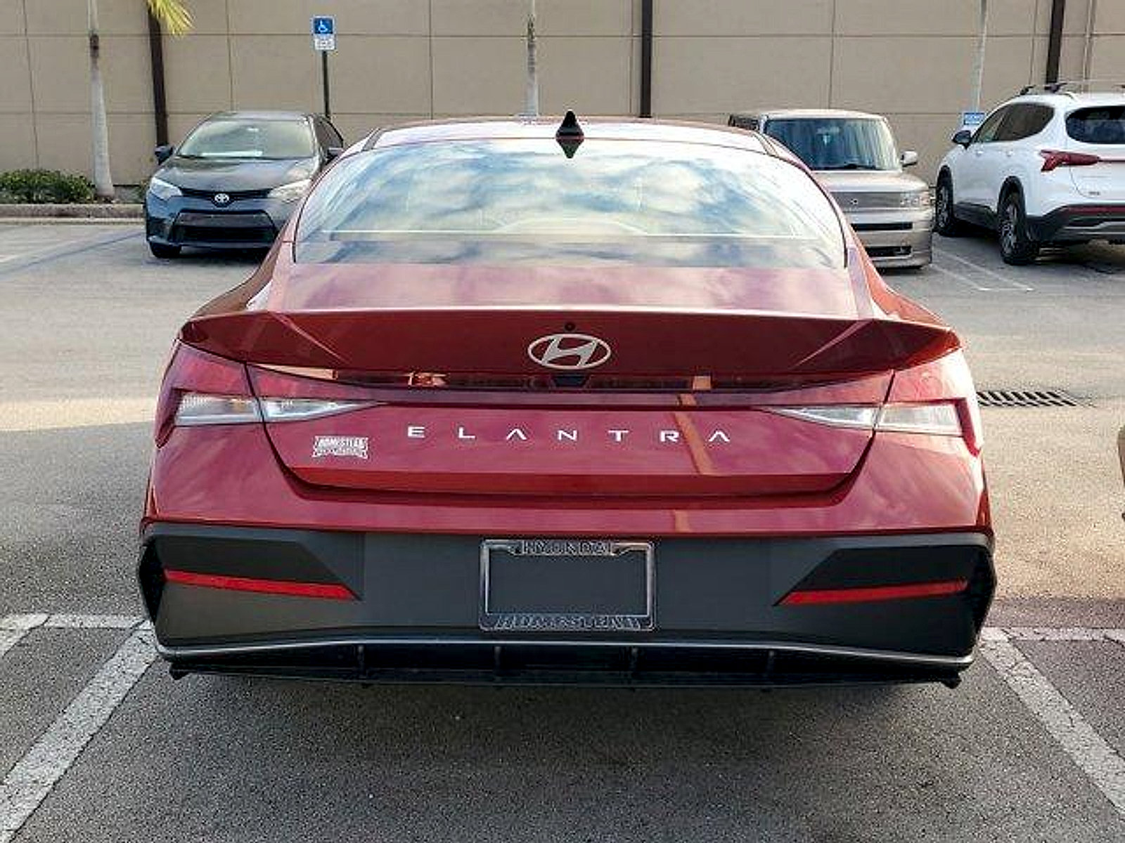 New 2025 Hyundai Elantra SE FWD image 4