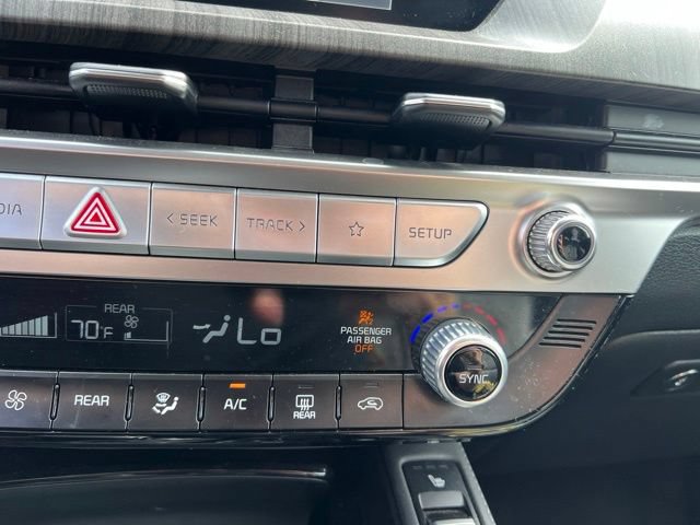 Certified 2024 Kia Telluride EX w/ EX Captain's Chair Package AWD/4WD image 24