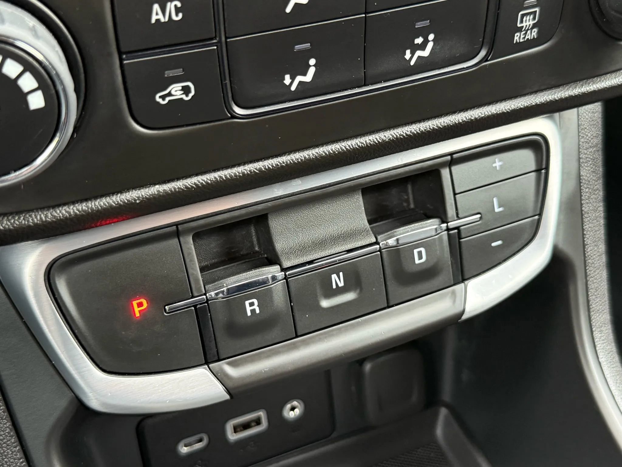 Used 2022 GMC Terrain SLE image 19