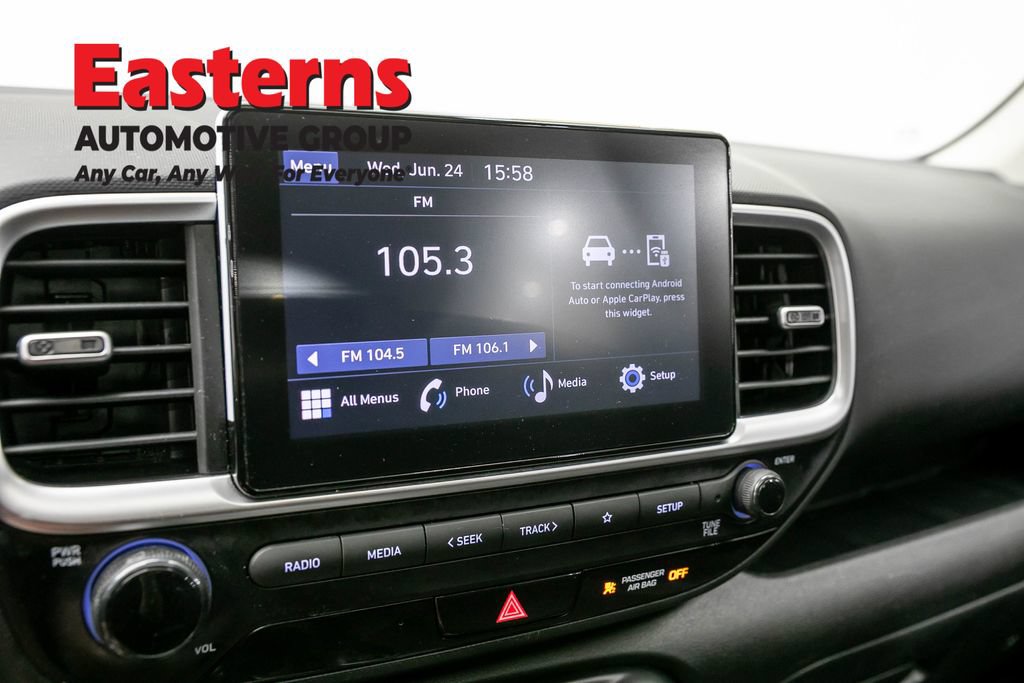 Used 2025 Hyundai Venue SEL FWD image 18