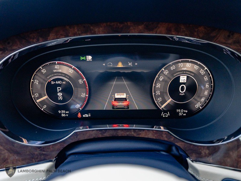 Used 2026 Bentley Bentayga Extended Wheelbase AWD/4WD image 20