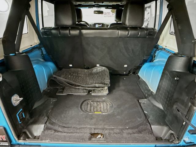 Used 2017 Jeep Wrangler Sahara image 27