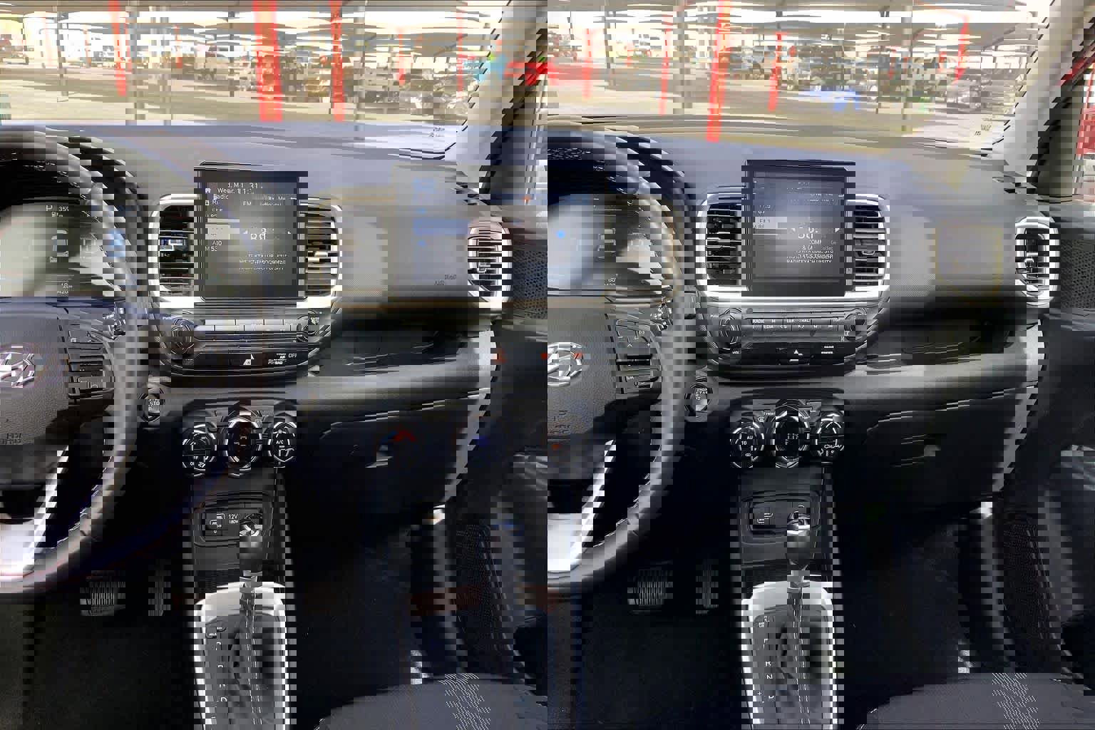 Used 2025 Hyundai Venue SEL image 7