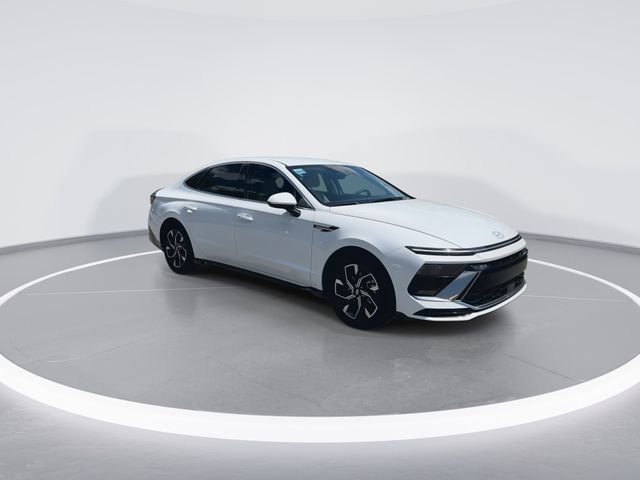 Certified 2025 Hyundai Sonata SEL AWD/4WD image 2