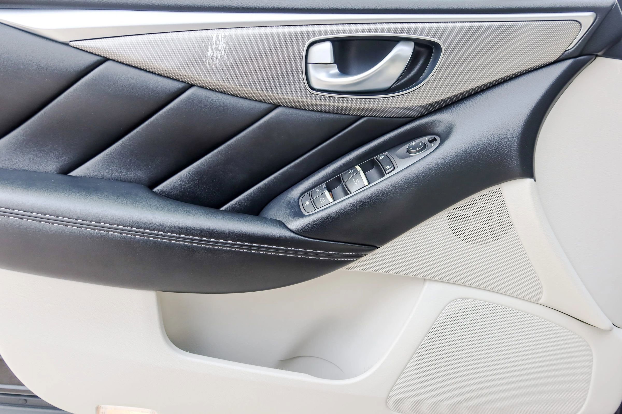 Used 2014 INFINITI Q50 Premium w/ Navigation Package image 9