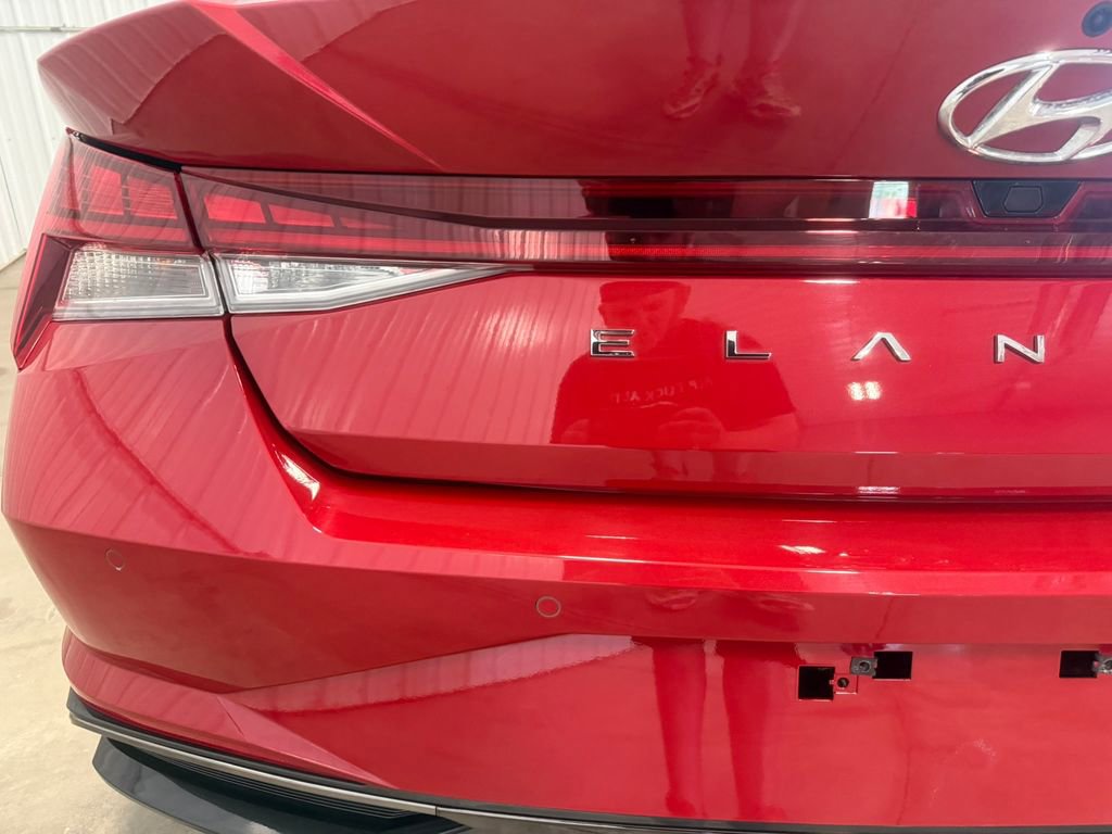 Certified 2023 Hyundai Elantra Limited w/ Cargo Package FWD image 18