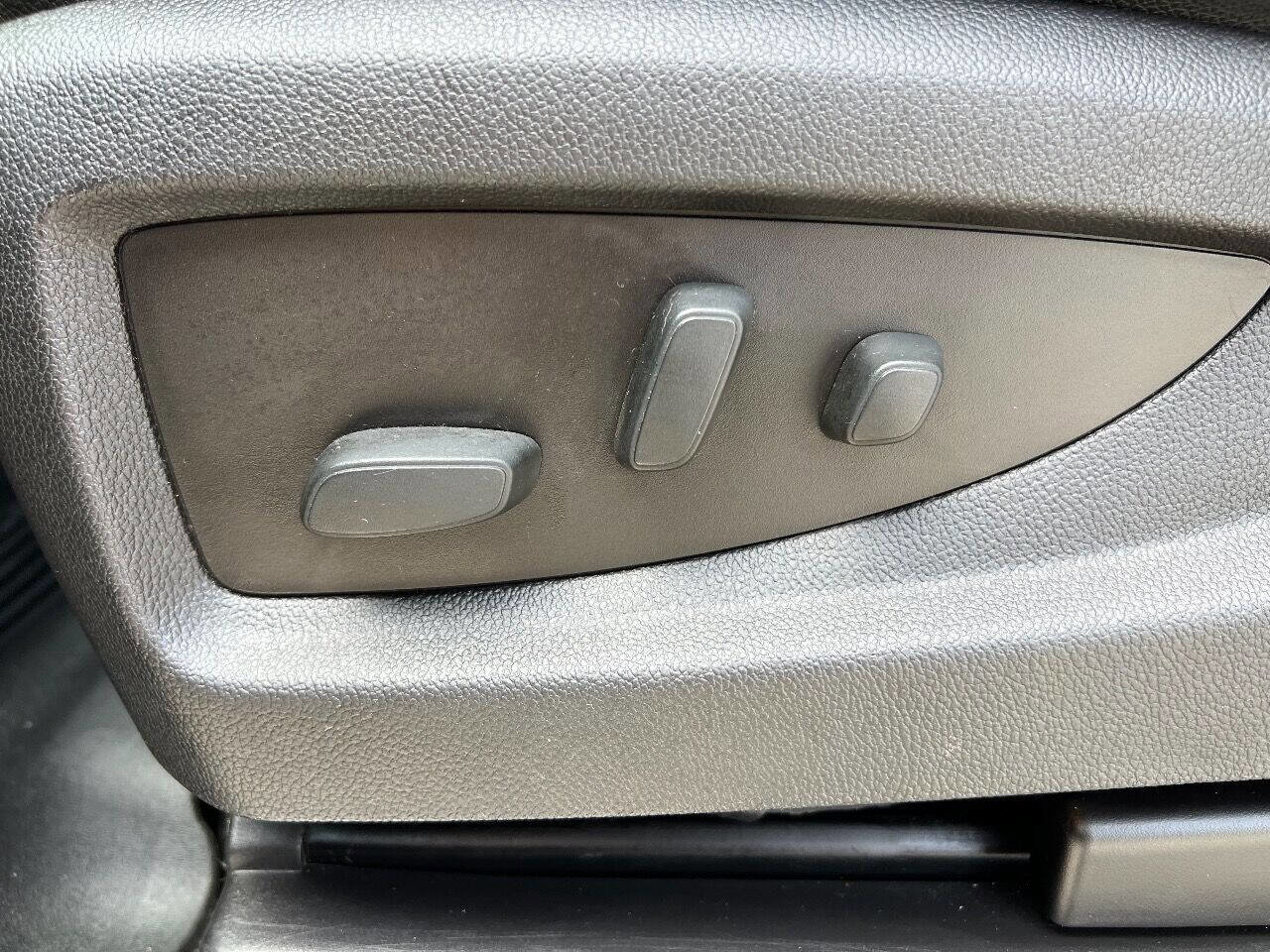 Used 2016 Chevrolet Tahoe LT image 10