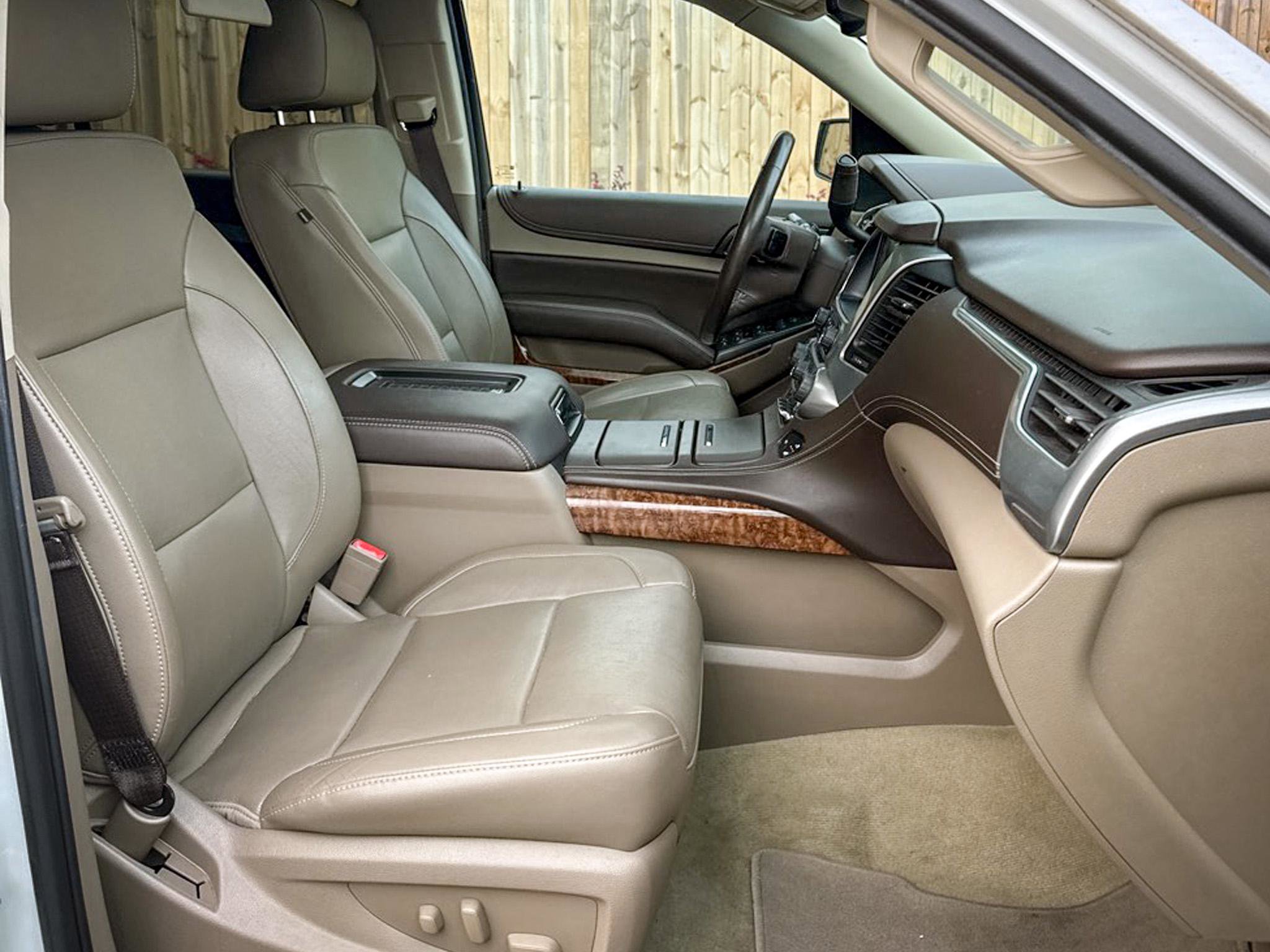 Used 2017 Chevrolet Suburban Premier AWD/4WD image 28