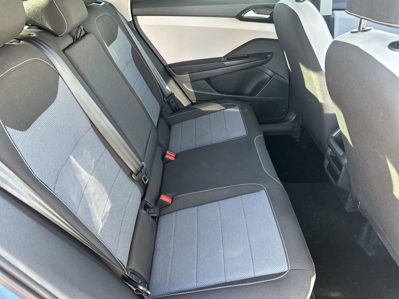 Certified 2025 Volkswagen Taos S FWD image 9