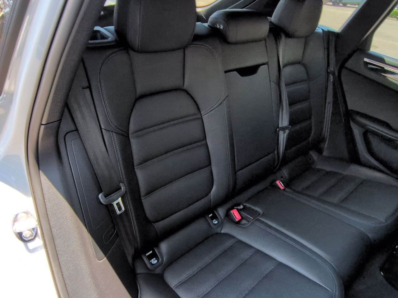 Used 2024 Porsche Macan Turbo AWD/4WD image 25