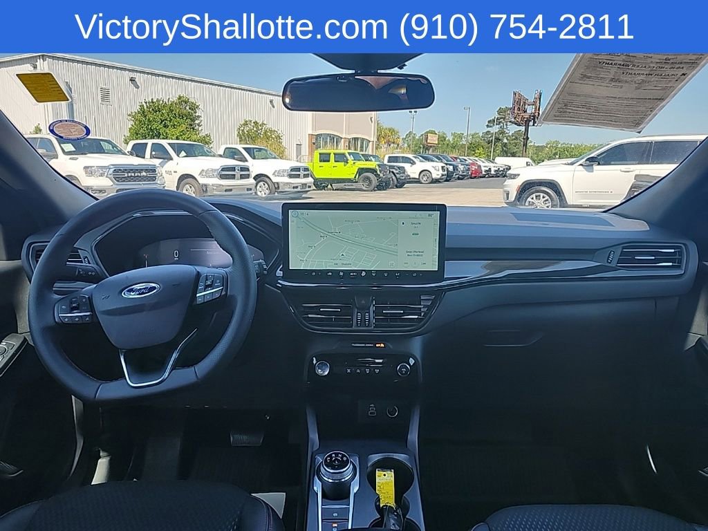 Used 2025 Ford Escape ST-Line w/ Tech Pack #1 FWD image 4