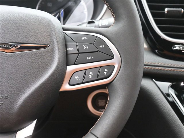 New 2026 Chrysler Pacifica Pinnacle image 29