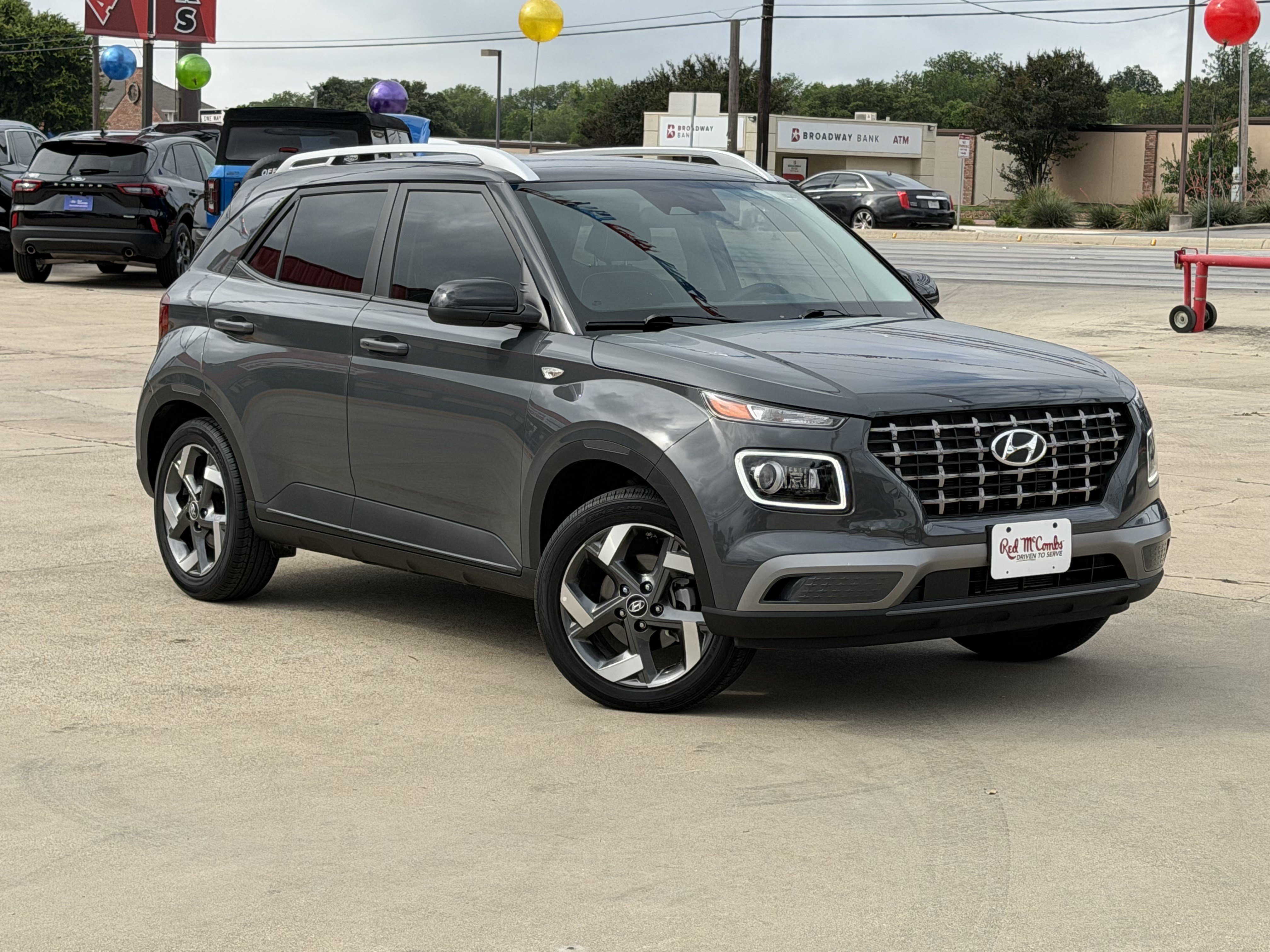 Used 2024 Hyundai Kona SEL w/ Convenience Package FWD image 3